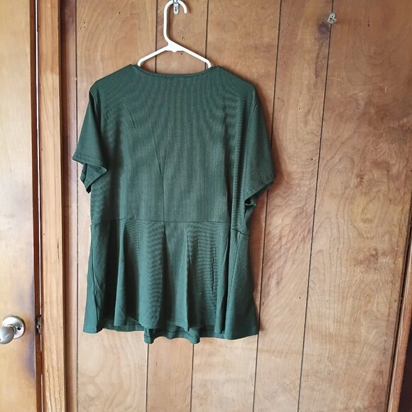 plus size womens green short sleeve half zip pullover top size 4X - Picture 4 of 4